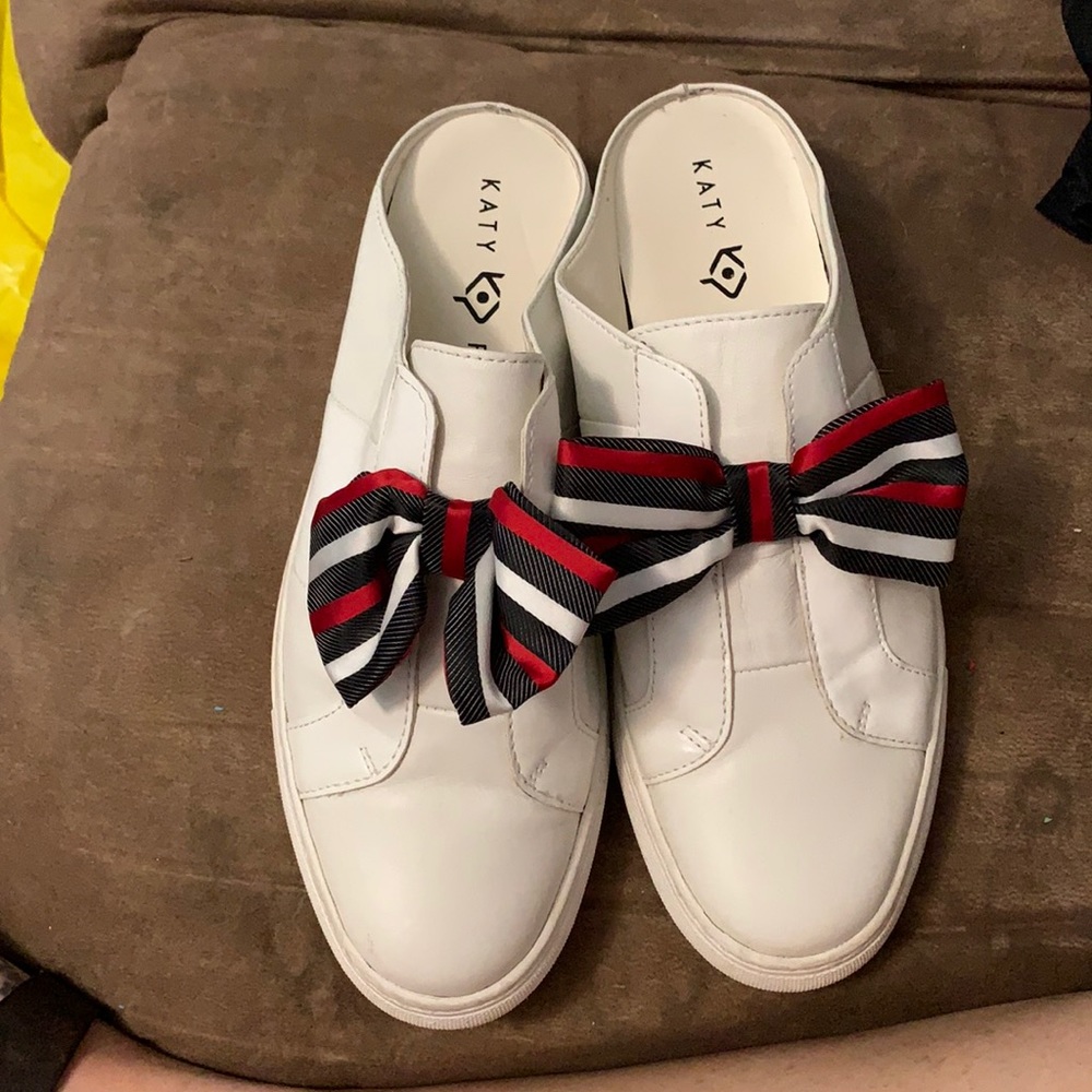 White slip on tennis shoes